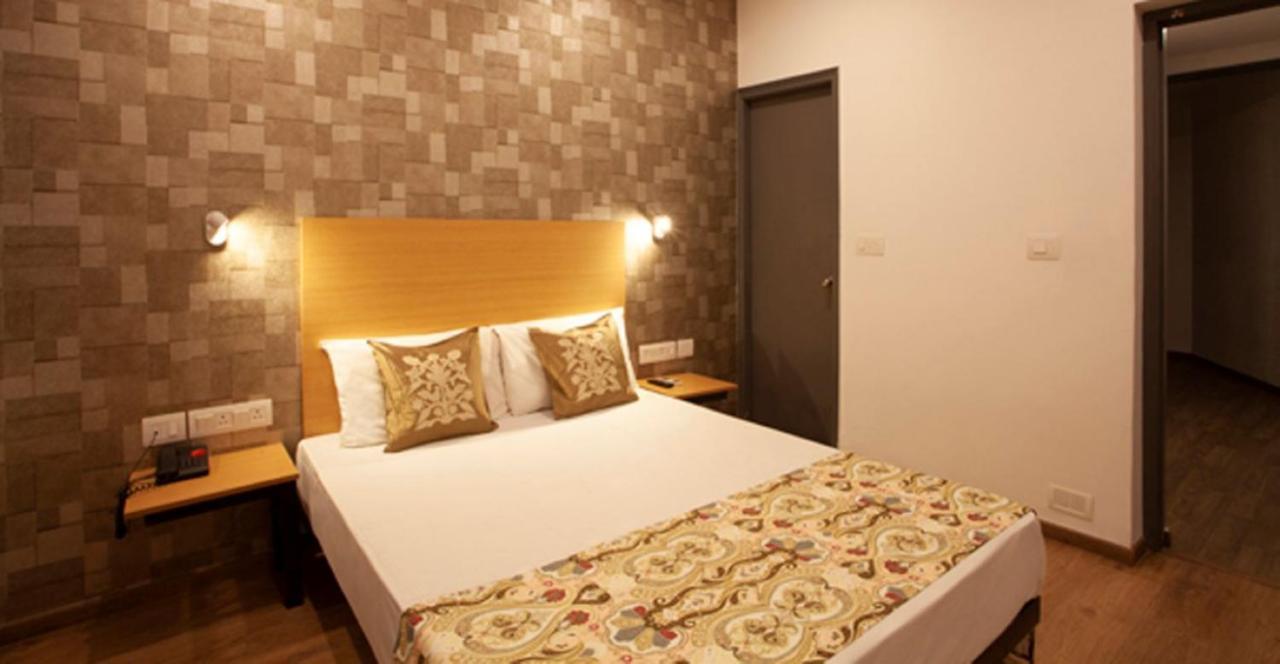 Hotel Panchvati Comforts Бангалор Екстериор снимка