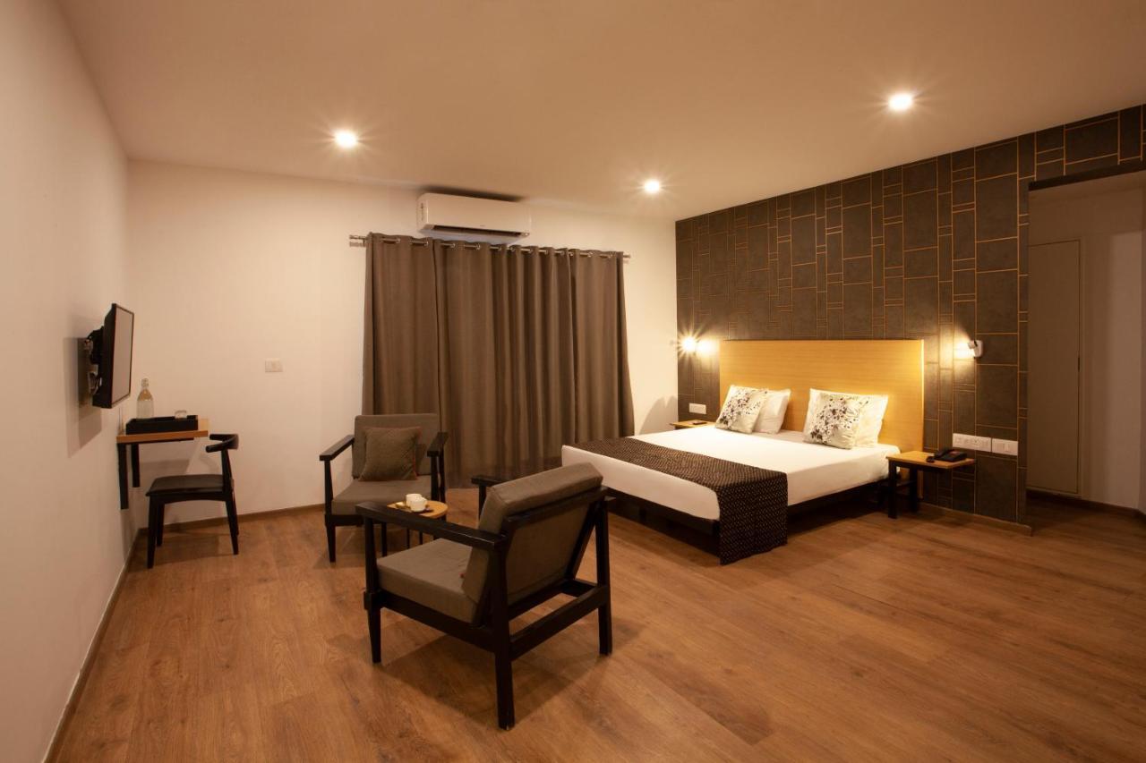 Hotel Panchvati Comforts Бангалор Екстериор снимка